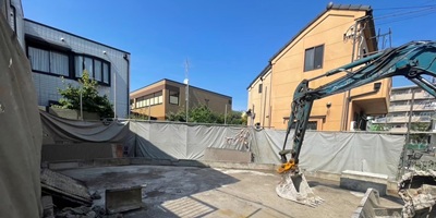 葛飾区西水元で行ったコンクリート基礎解体工事の様子